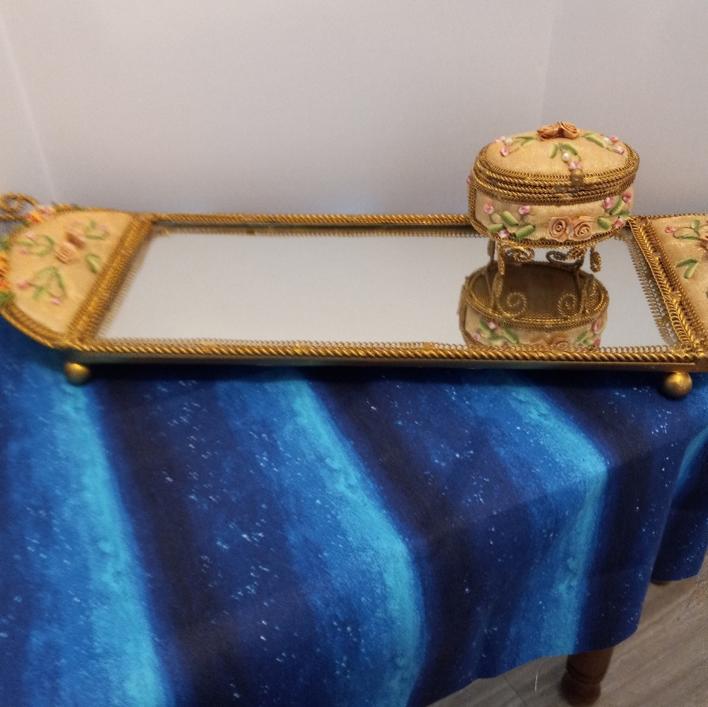 VANITY TRAY